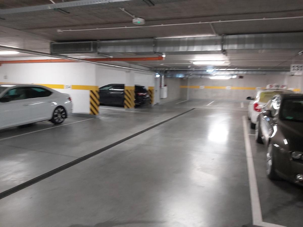 Spectrum Super Vip Free Parking Gdańsk Extérieur photo